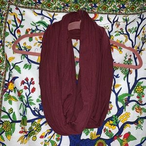 BRANDY INFINITY SCARF IN BURGUNDY